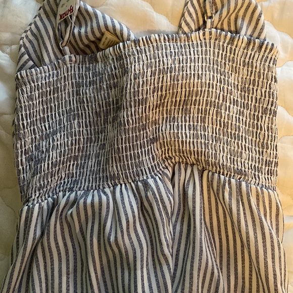 SUPER cute romper - Picture 3 of 4